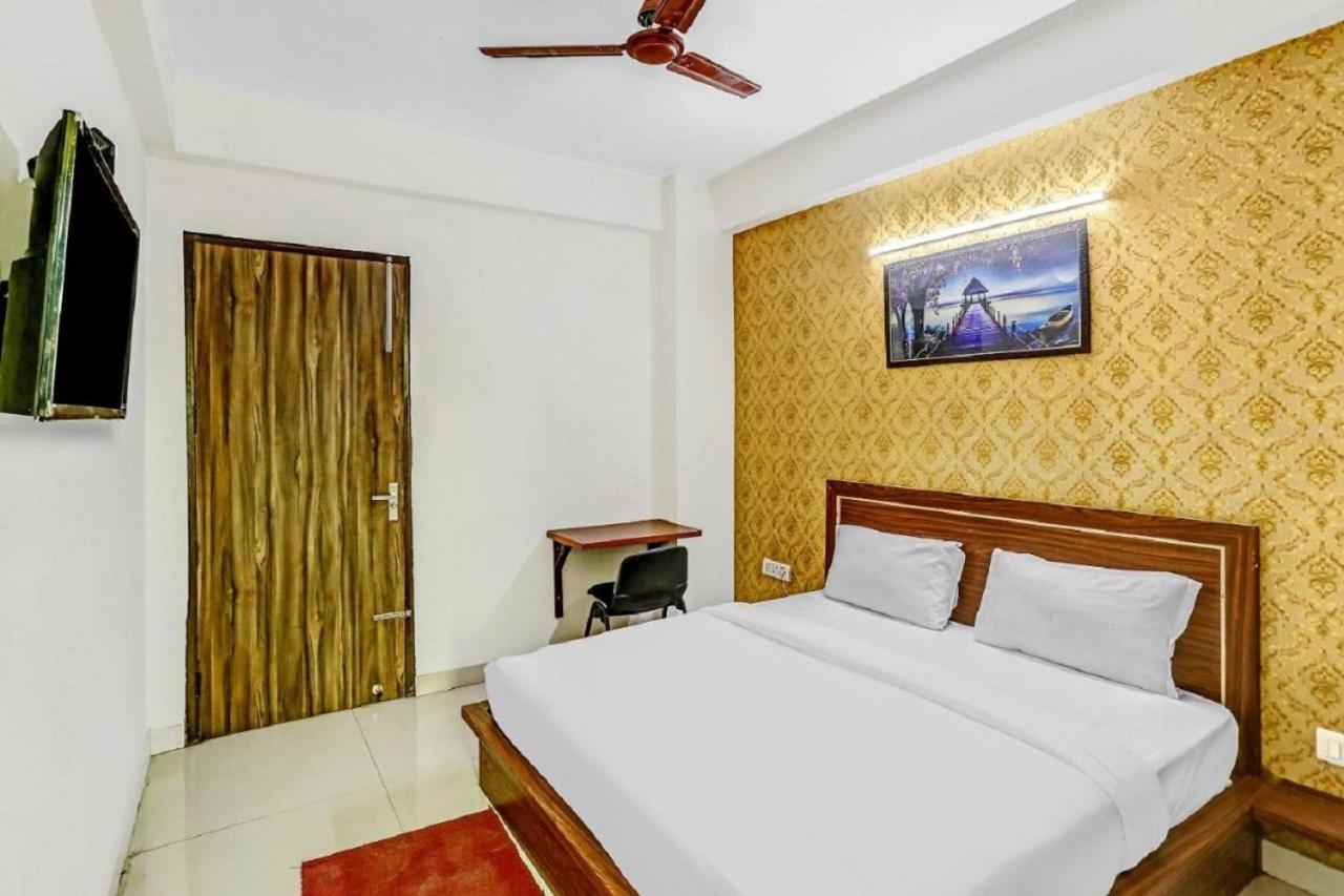 Hotel Noida Continental Kültér fotó