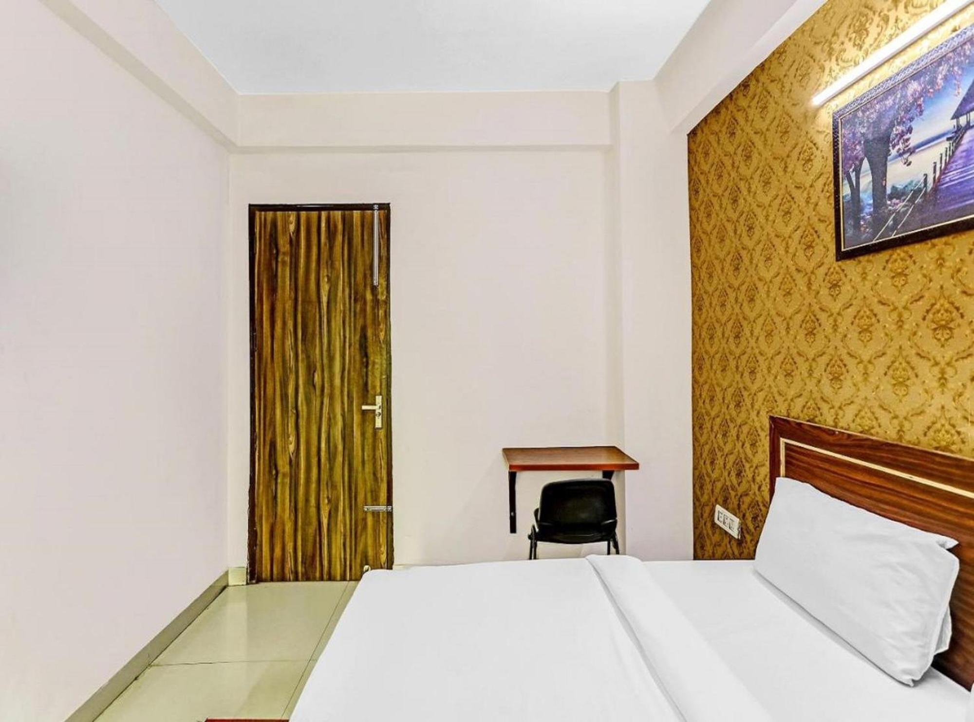 Hotel Noida Continental Kültér fotó
